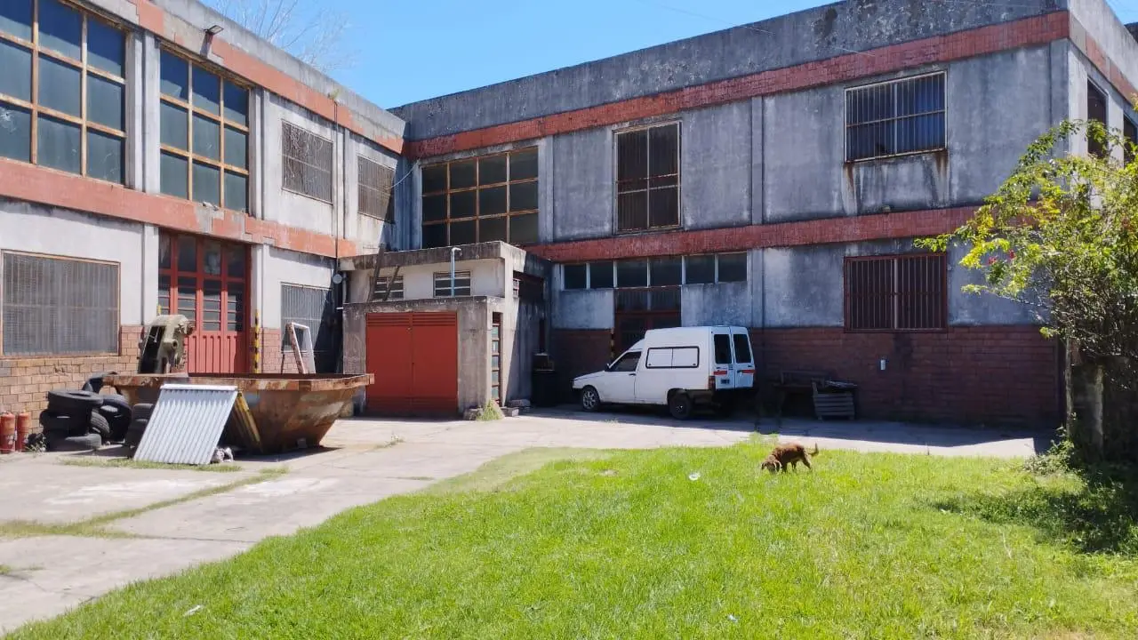 Depósito en Loma Hermosa, foto 1 de 24