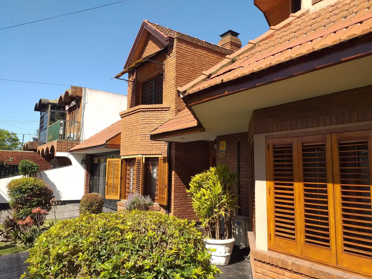Casa en Temperley, foto 1 de 36