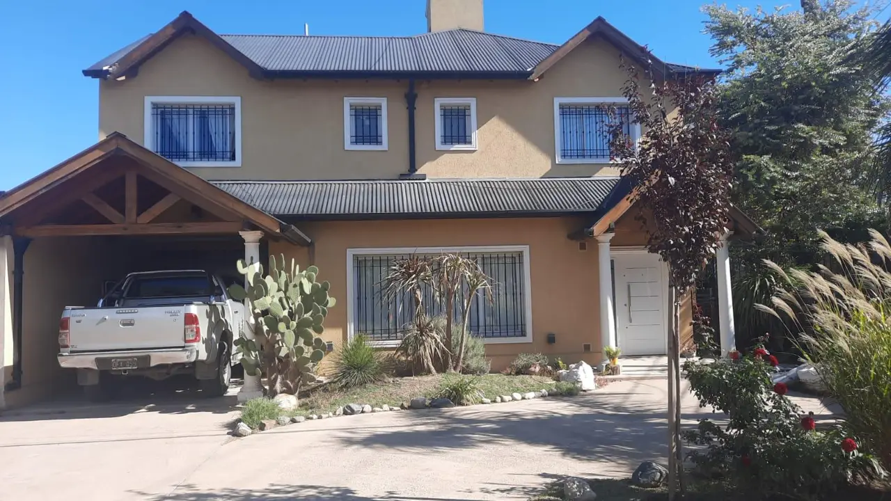 Casa en Luján, foto 1 de 32